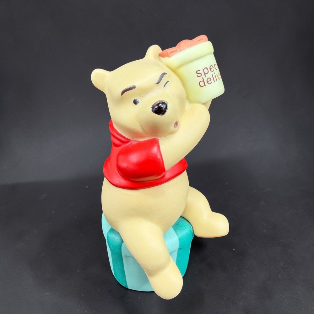 Disney Pooh & Friends Newborn is for a Happy‎ Start Winnie the Pooh Figurine